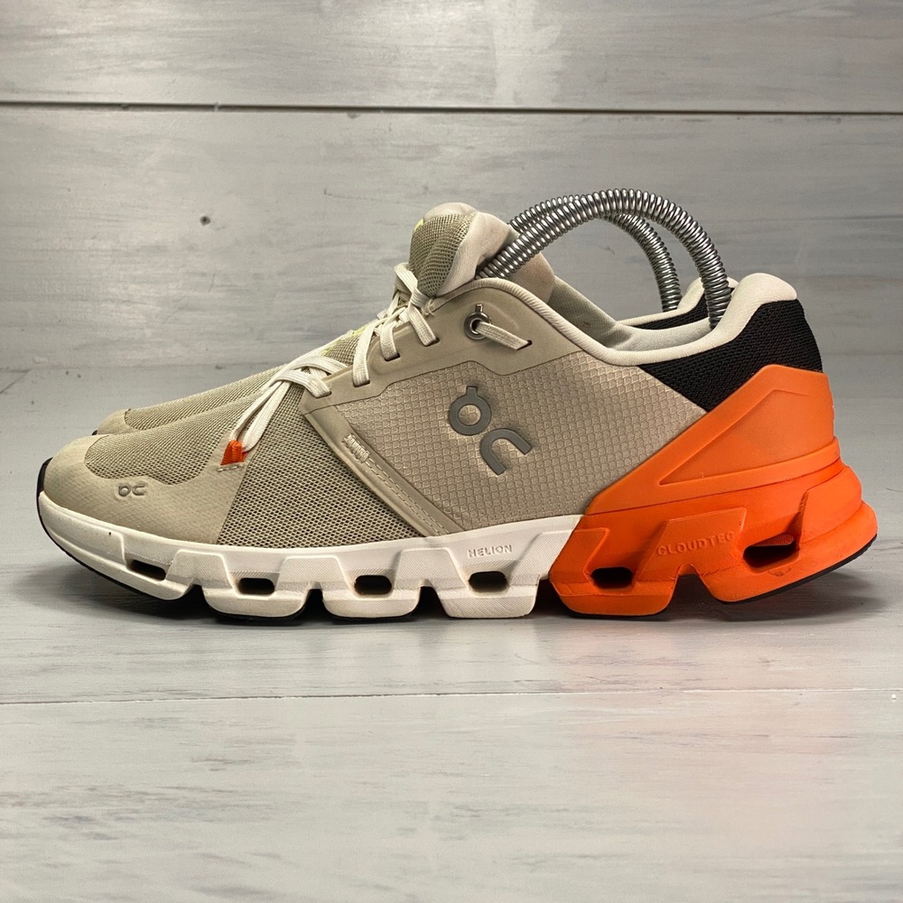 On Cloudflyer Running Shoes Womens 10 Sand Orange 71.98093 Helion CloudTec